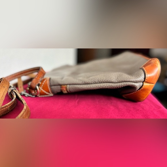 Dooney & Bourke 1975 Women's Pebble Grain Leather Crossbody- - Picture 7 of 11